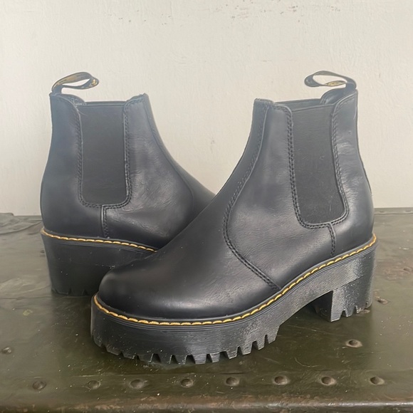 Dr. Martens Shoes - Dr. Marten Rometty Platforms size 7